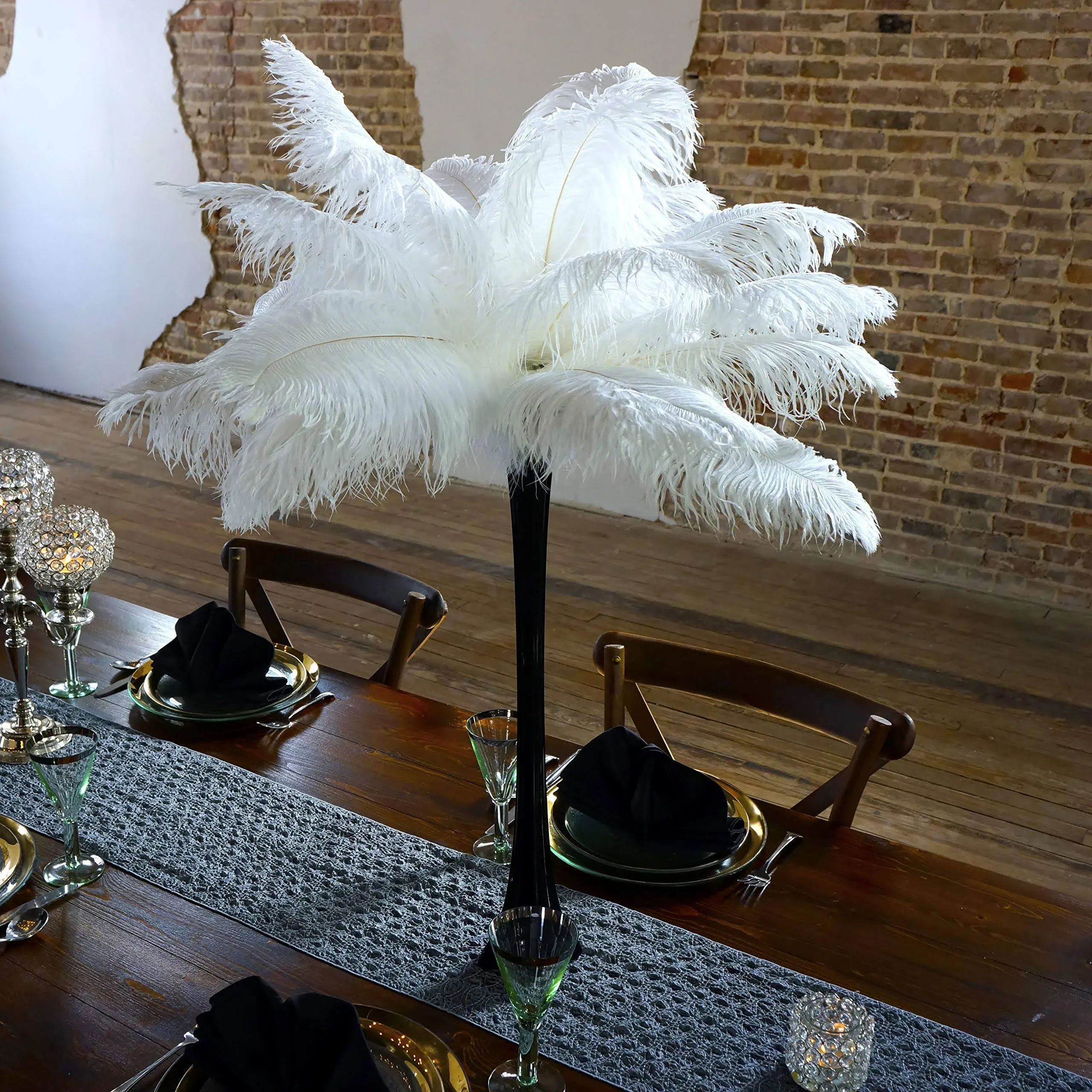 ZUCKER - Eiffel Tower Vase - Feather Centerpiece Decoration for Wedding, Parties and Events - Ostrich Feather and Vase Set - Black Vase/White Ostrich Feathers