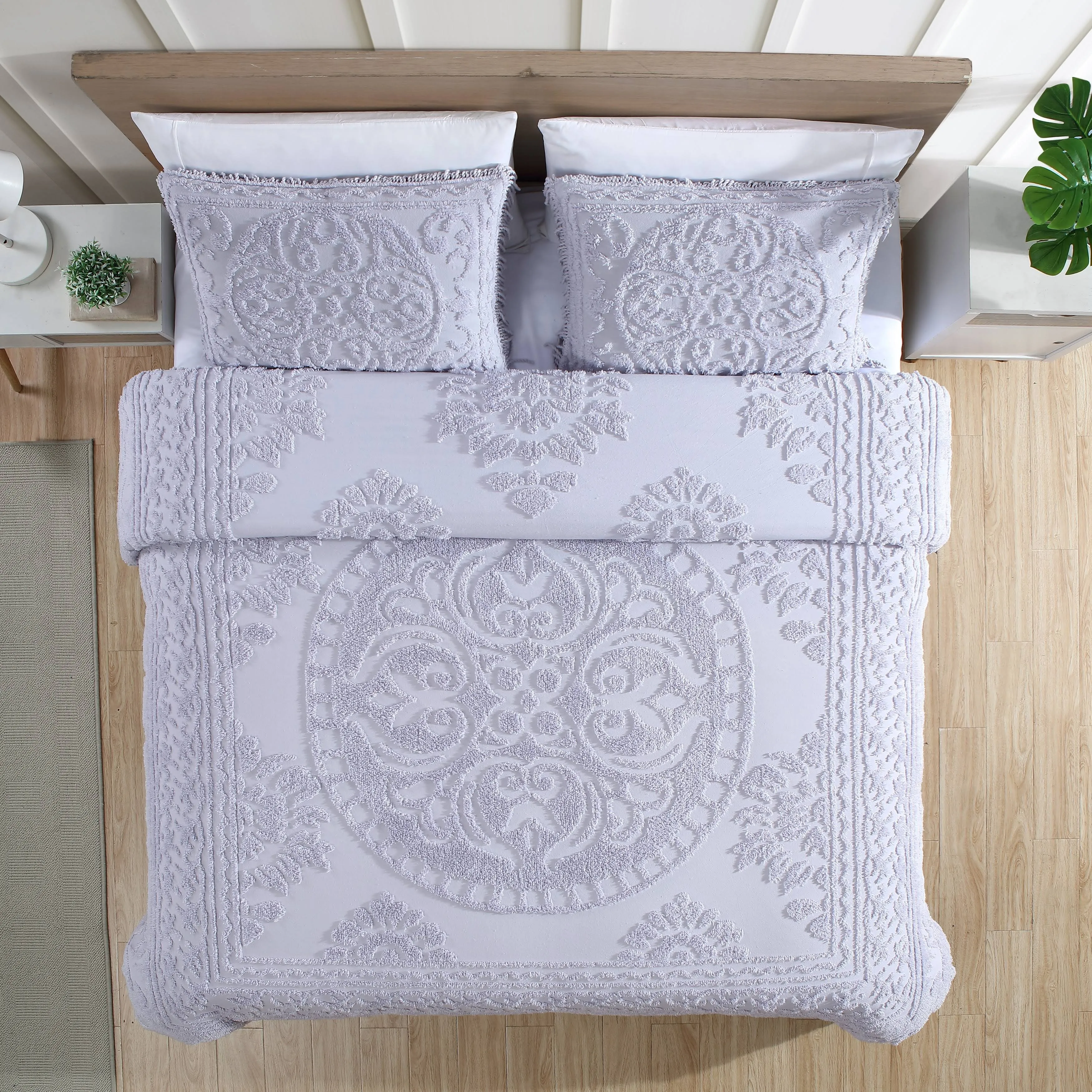 Beatrice Home Fashions Medallion Chenille Bedspread Full Lavender