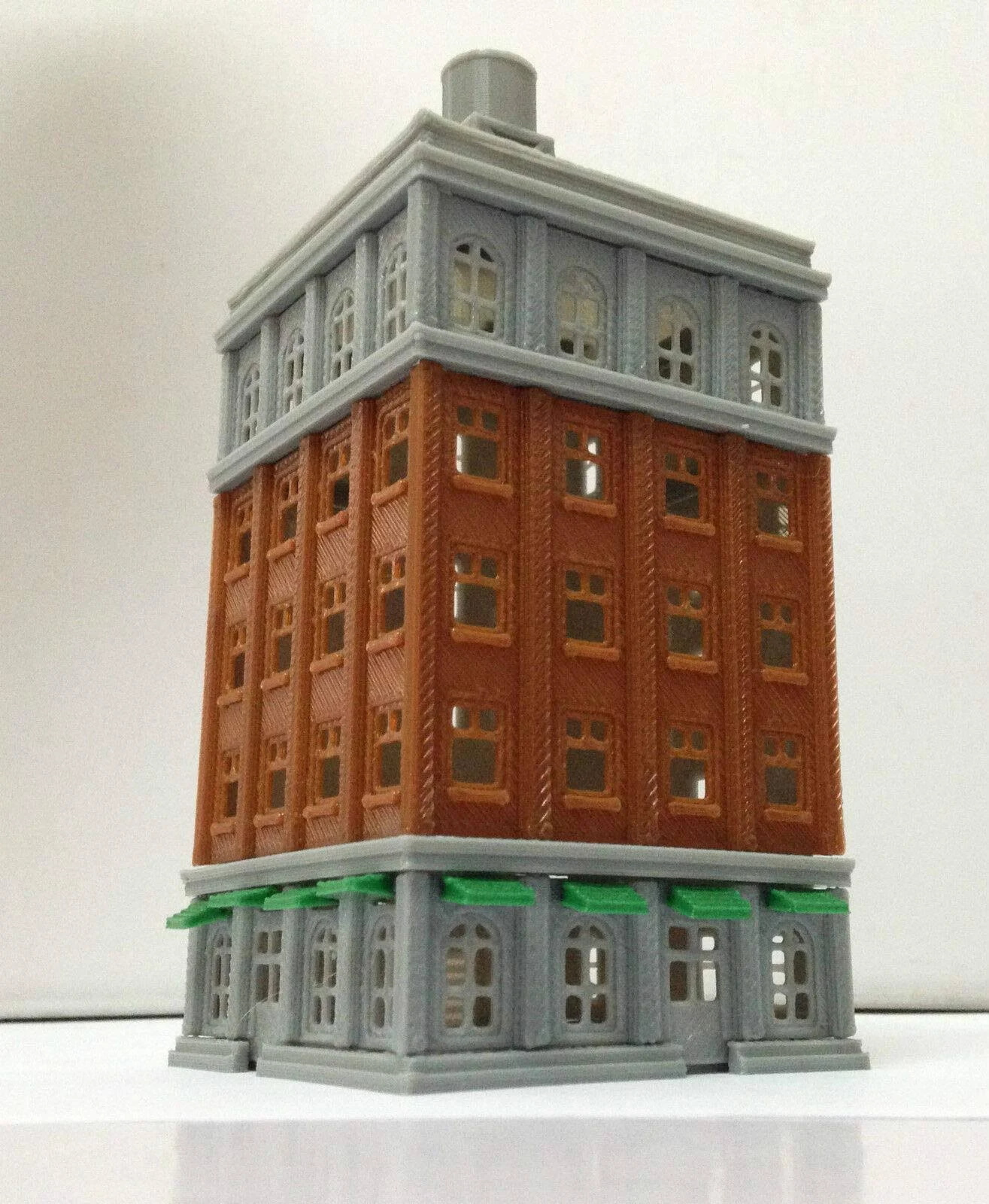 Outland Models Train Railroad City Classic Tall Building Grand Hotel N Scale