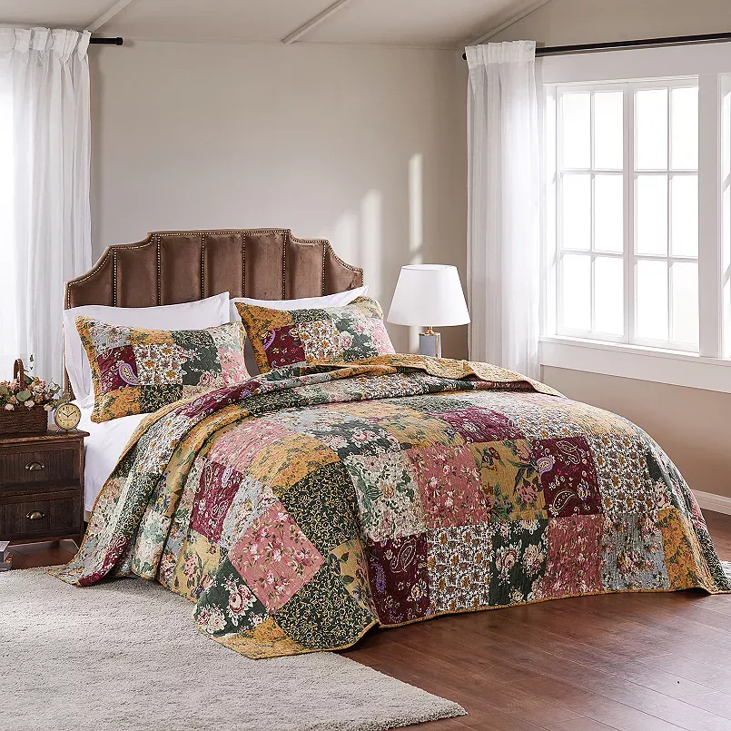 Greenland Home Antique Chic Cotton Patchwork Quilt Set