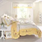 BrylaneHome Ava Oversized Embroidered Cotton Quilt - Full/Queen, Dandelion Yellow