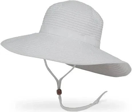 Sunday Afternoons white beach hat NWT