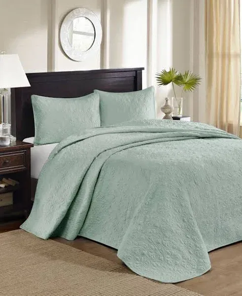 Madison Park Quebec Reversible Bedspread Set