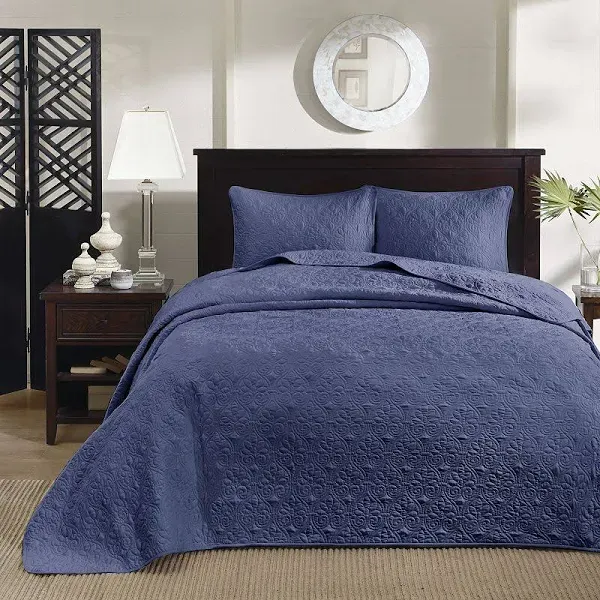 Madison Park Quebec Reversible Bedspread Set