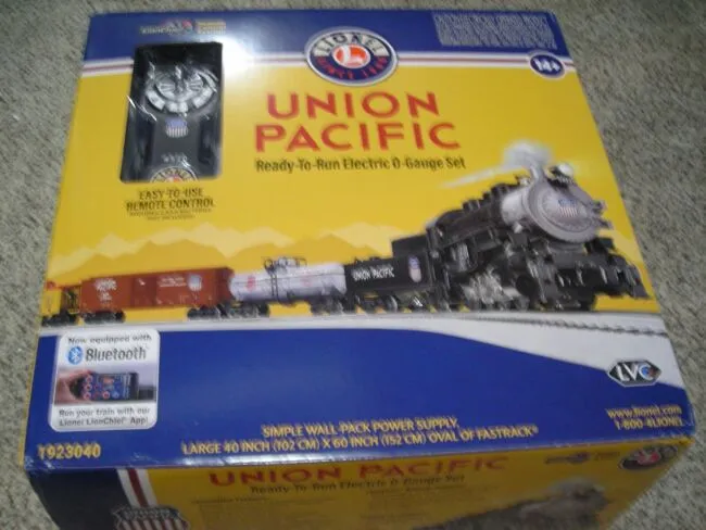 Lionel Union Pacific Flyer LionChief Train Set