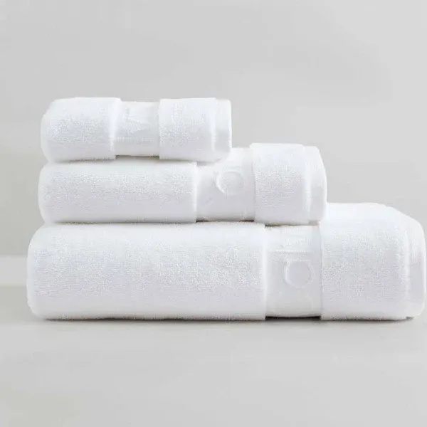 Calvin Klein - Towel Set, Super Soft Premium Cotton Towels with Zero Twist Construction, Modern Bathroom Decor, Oeko-Tex Certified (Iconic Solid Grey, 3-Piece)