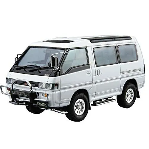 1/24 Aoshima Mitsubishi P35W Delica Star Wagon 1991 Model Kit