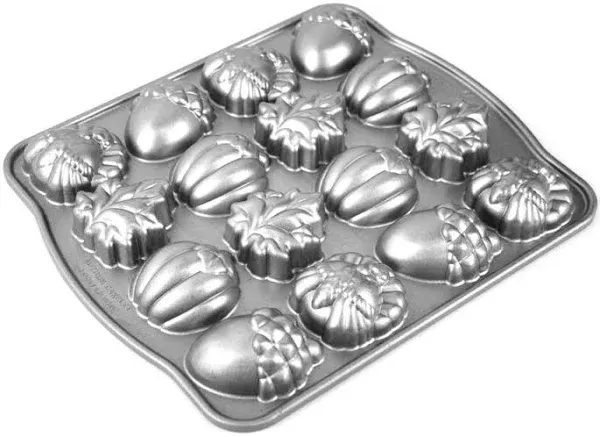 Nordic Ware Autumn Cakelet Pan