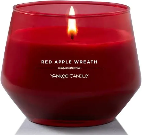 Yankee Candle Red Apple Wreath Candle