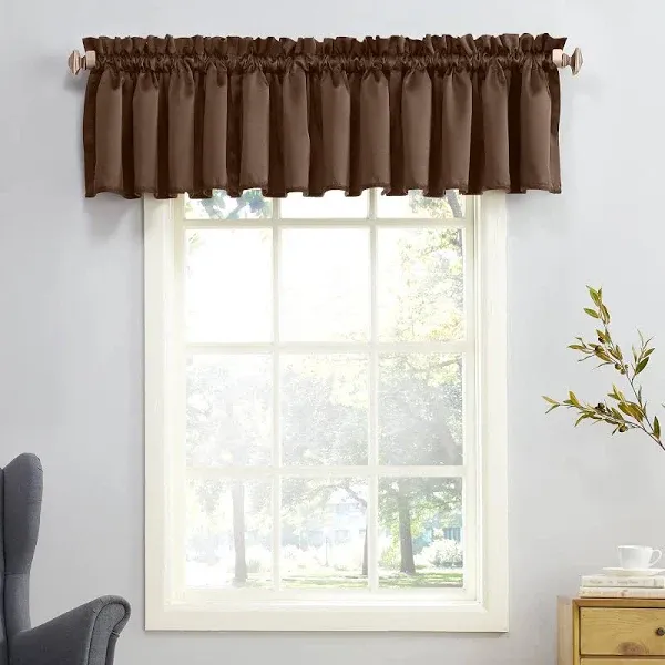 Sun Zero Barrow Energy Efficient Rod Pocket Curtain Valance