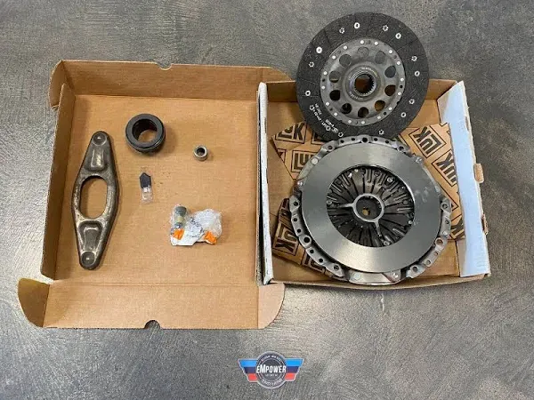 LUK Clutch Kit 21207603248 BMW 550i 650i 335is