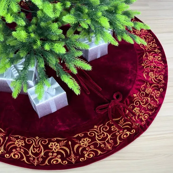 Starry Dynamo Victorian Velvet Christmas Tree Skirt with Gold Damask Embroidery and Plush Lace-Ties