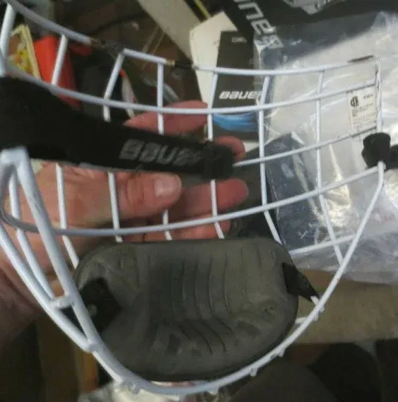 New Bauer Profile II 2 Hockey Helmet Facemask White Cage Size Small chin strap