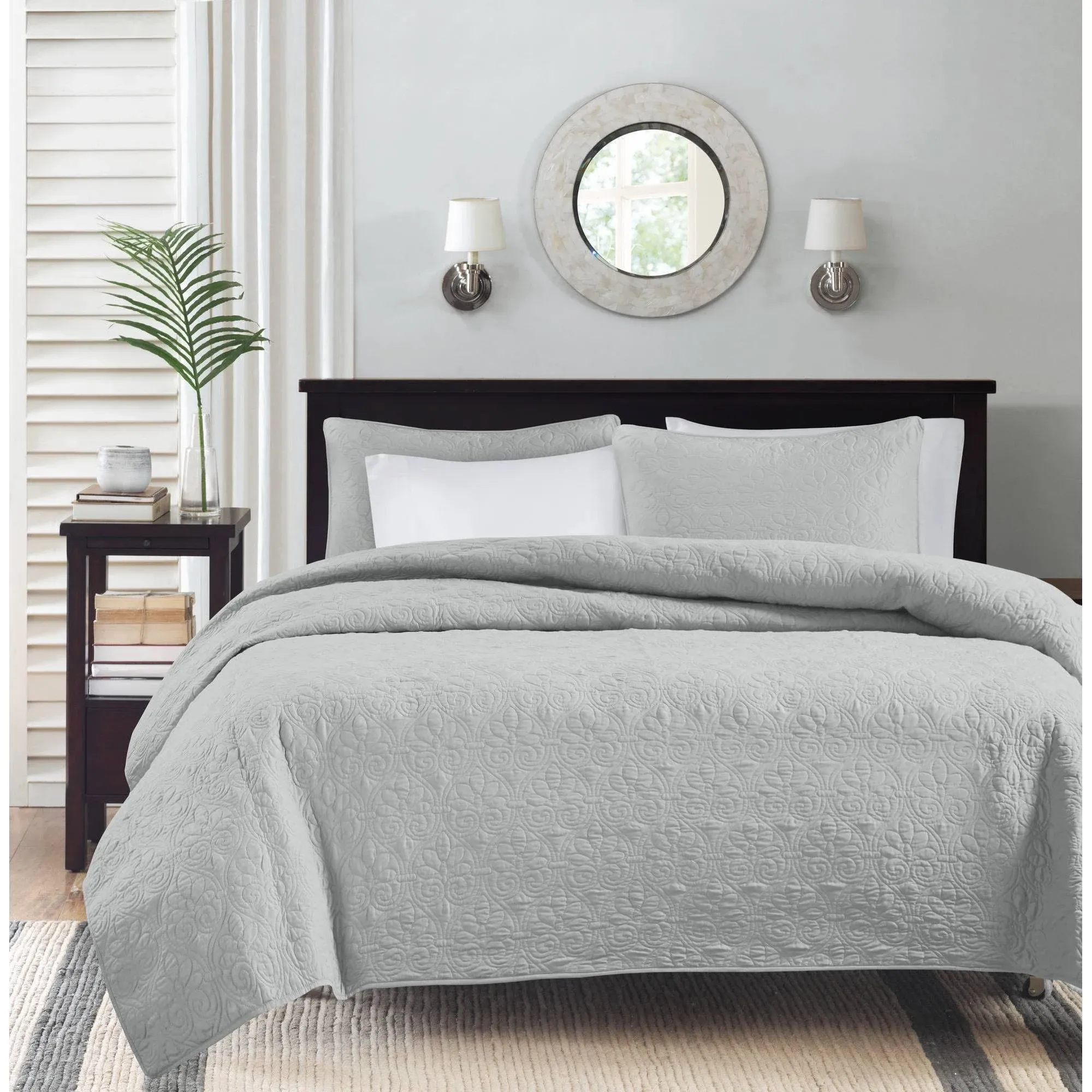 Madison Park - Quebec Reversible Coverlet Set - Grey - Full/Queen