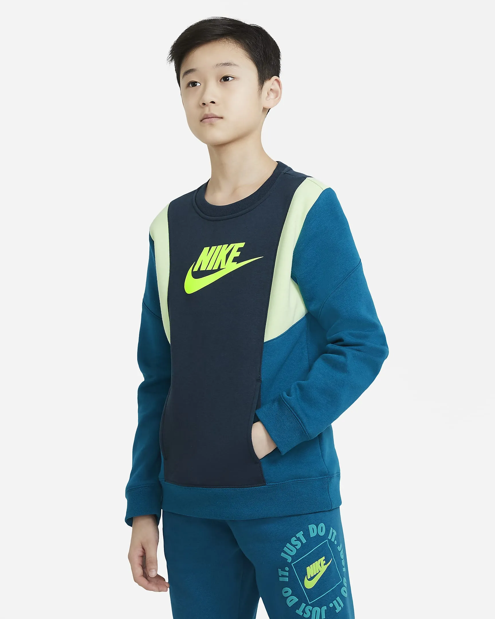 Nike Sportswear Big Kids' (Boys') Fleece Crew