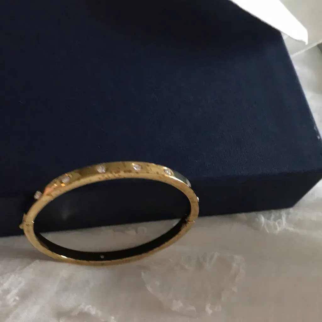 Kate Spade New York Set in Stone Hinged Bangle - Gold