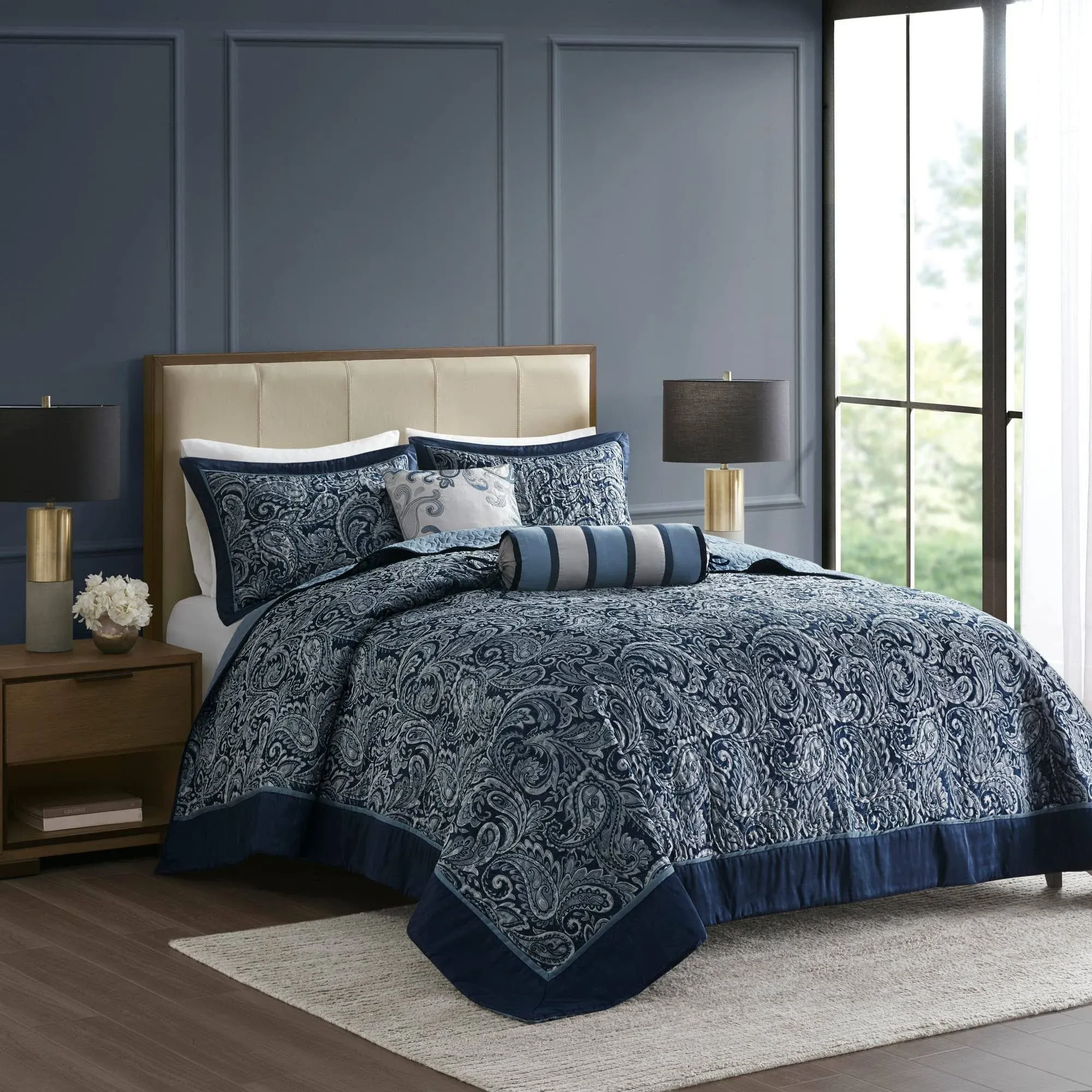 Madison Park Aubrey Reversible Quilted Bedspread Set, Solid Reverse Summer Breathable, Lightweight All Season Bedding Layer, Matching Shams, Bedspread Queen(102"x118"), Navy 5 Piece