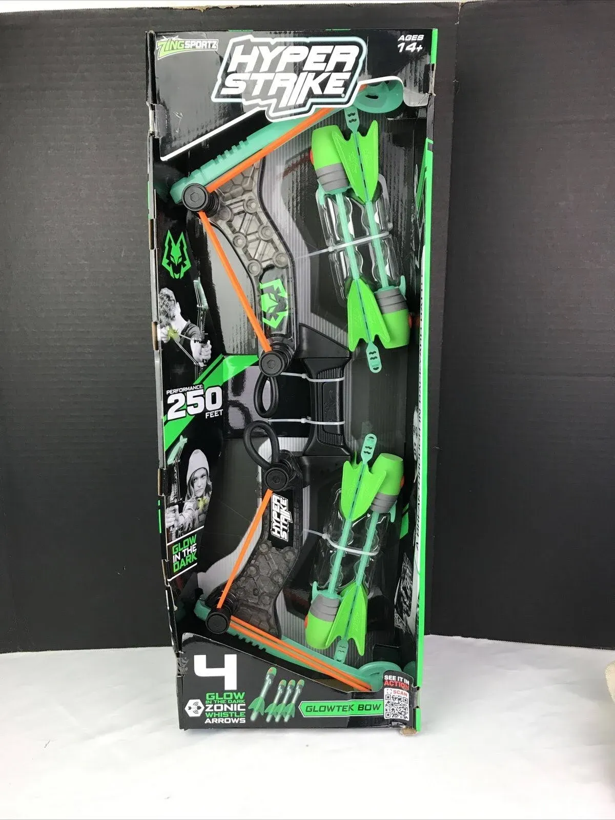 Zing Sports HS471-SC Glow In The Dark HyperStrike Bow and Long Distance Arrows