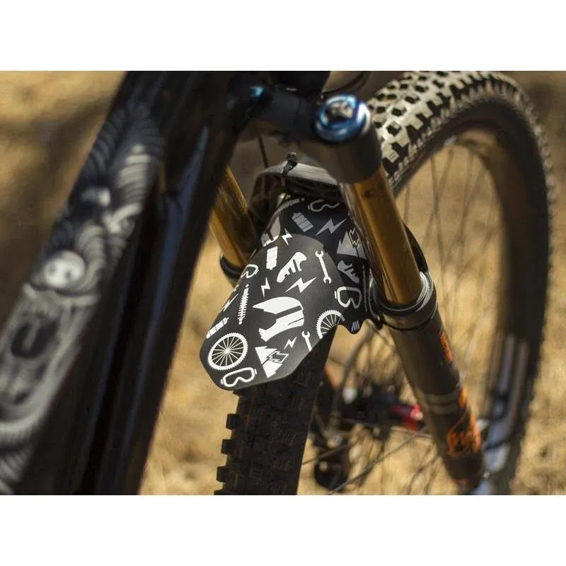 All Mountain Style Mud Guard (Skull)