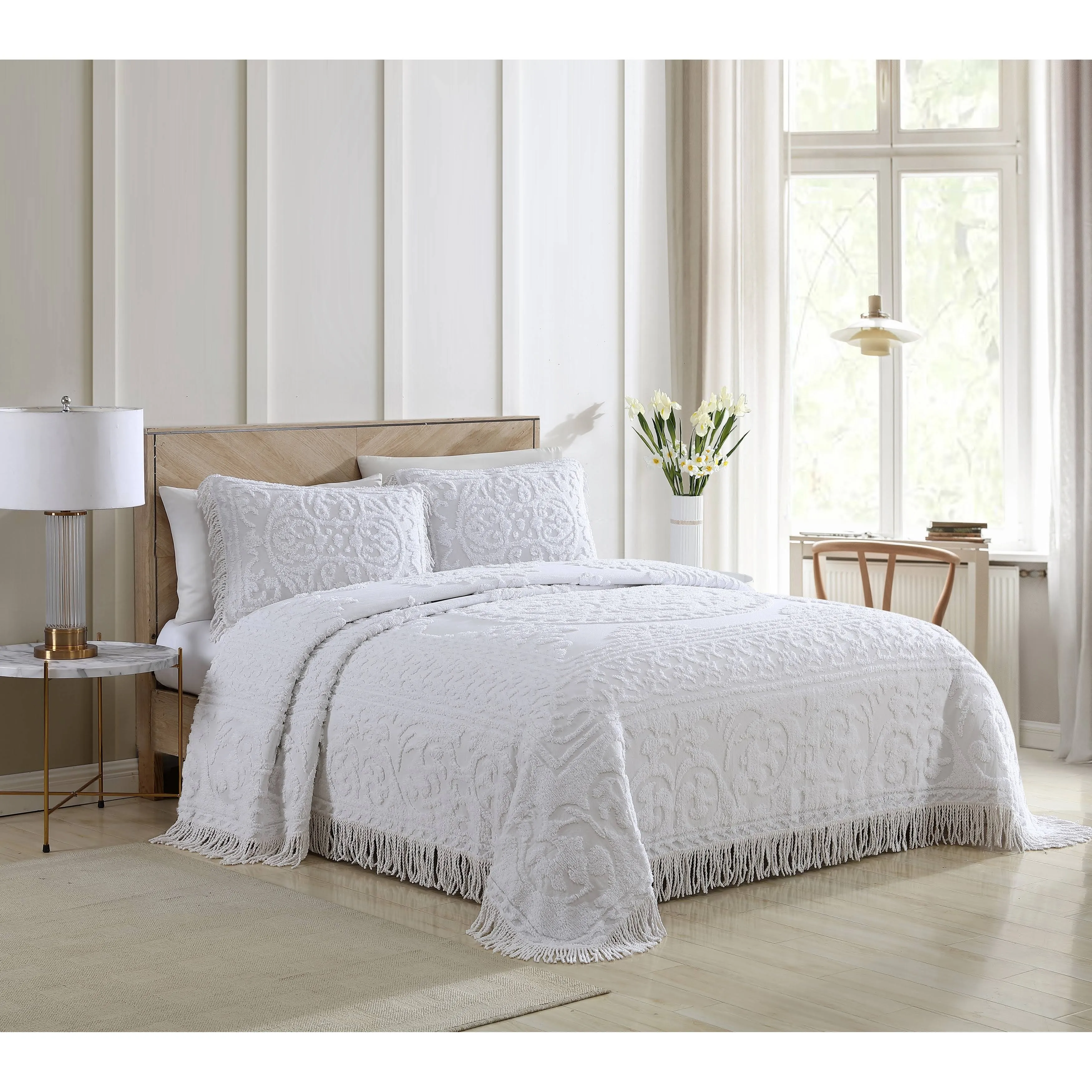 Medallion Chenille Bedspread In White