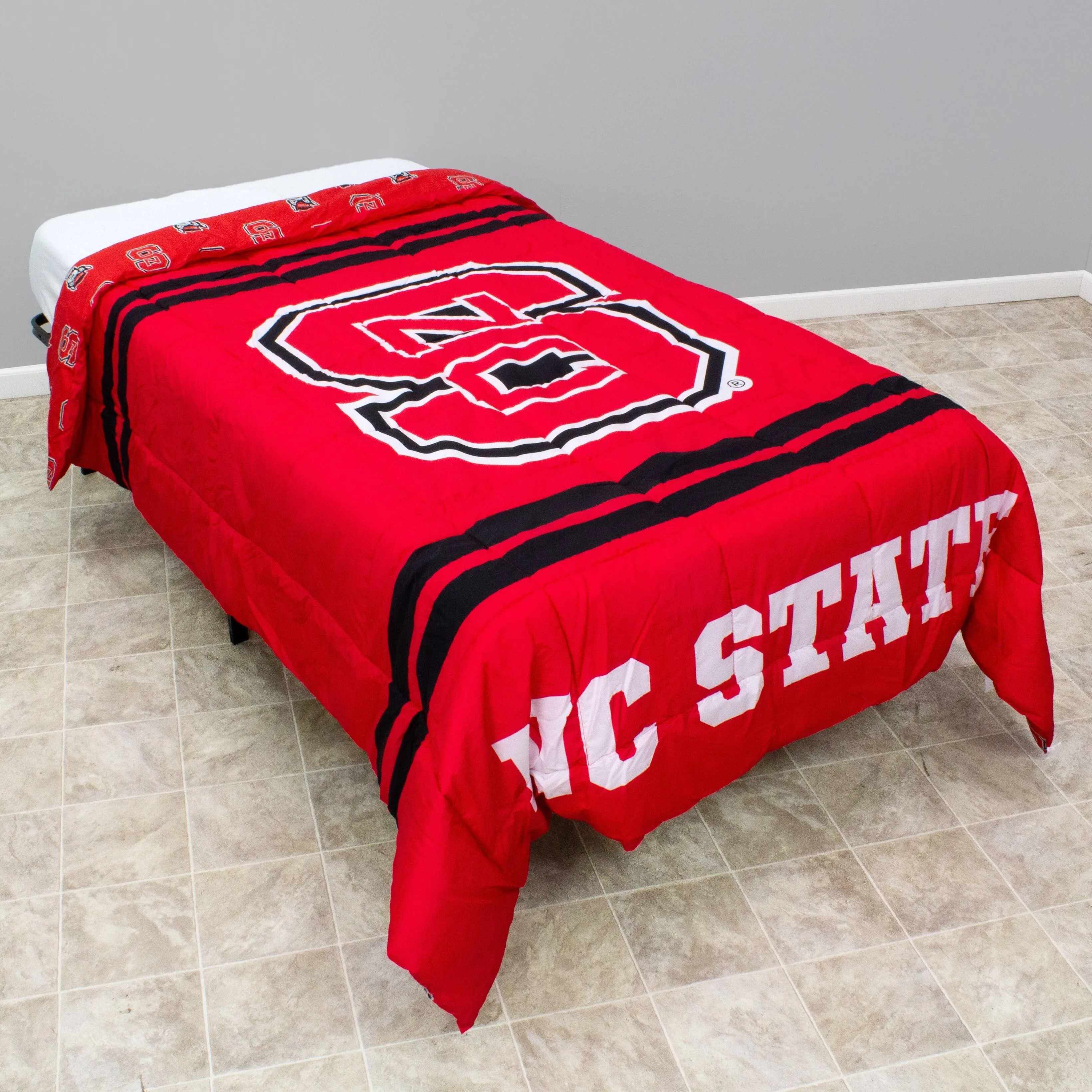 College Covers North Carolina State Wolfpack Polyester Comforter Set Full