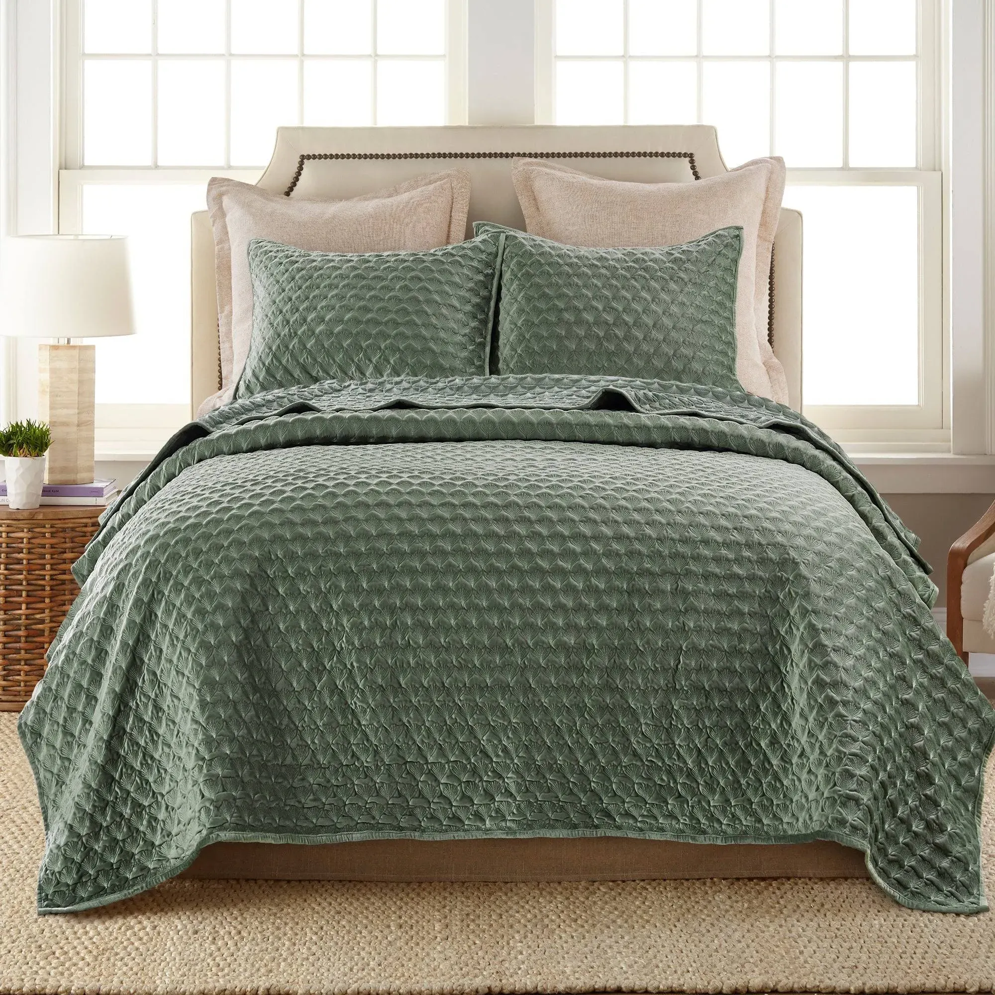 Merano Velvet King Quilt Green - Levtex Home